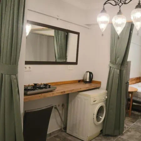 Ξενοδοχείο με διαμερίσματα 3 Floor History Mansion