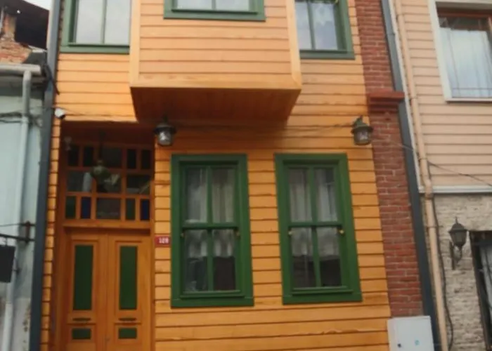 3 Floor History Mansion 4* Istambul